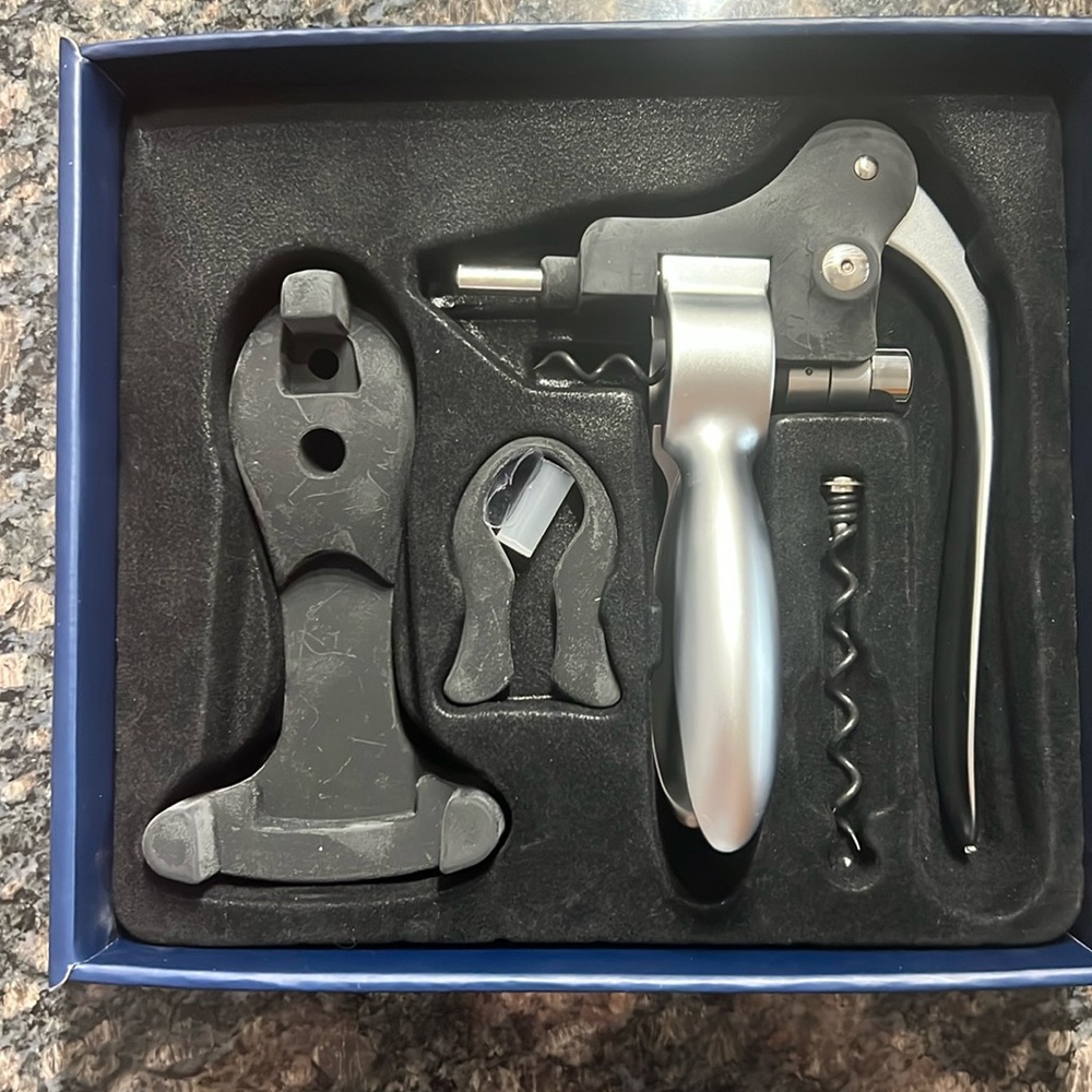 Wine Opener. Never used. In excellent condition.